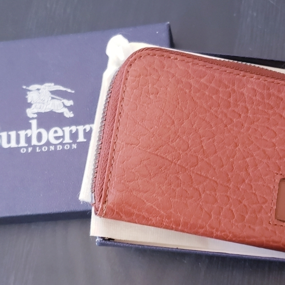 Authentic Burberry Unisex Leather Zippered Coin Pouch / Wallet - Picture 3 of 8